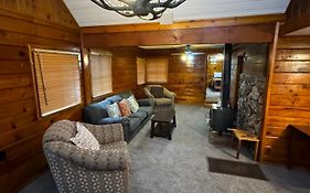 Crest Lodge Historic Mountain Inn