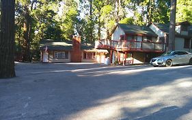 Crest Lodge Historic Mountain Inn